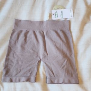 Women's Seamless Shorts - Taupe